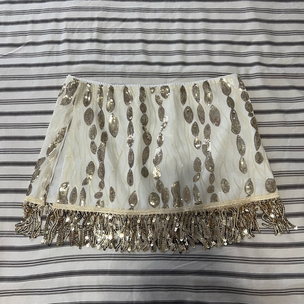 Chic Sequin Mini Skirt in Cream and Gold